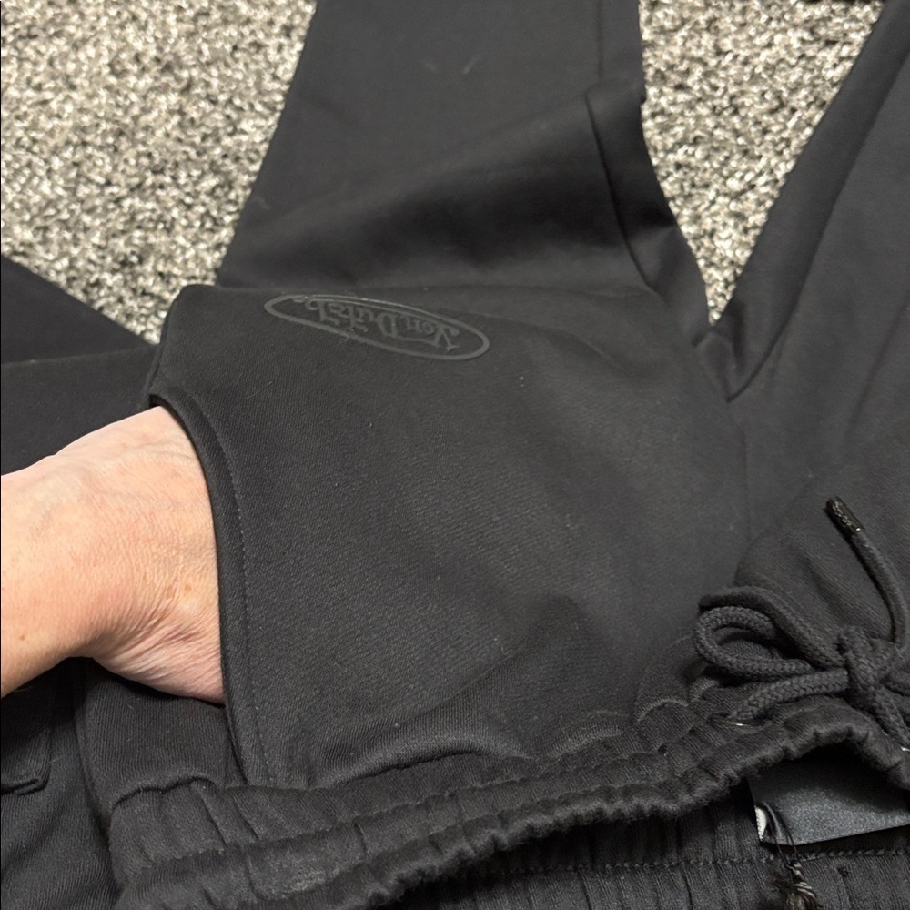 Von Dutch Logo Joggers - Picture 10 of 10